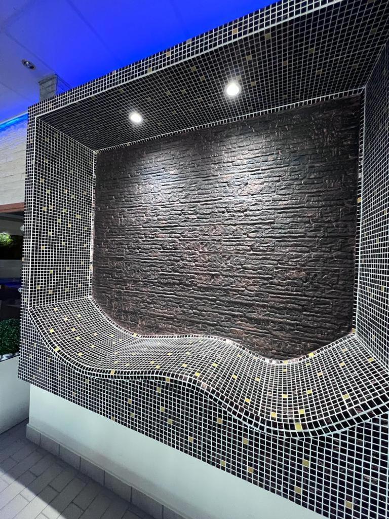 "Poseidon" Centar Aparthotel Stari Banovci Exteriör bild