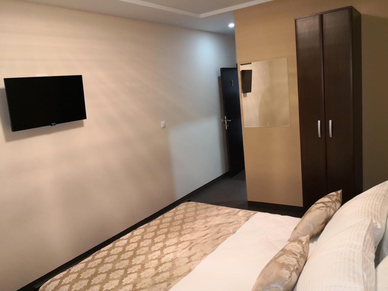"Poseidon" Centar Aparthotel Stari Banovci Exteriör bild