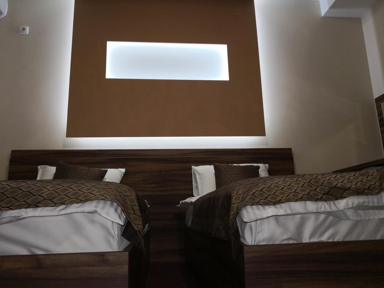 "Poseidon" Centar Aparthotel Stari Banovci Exteriör bild